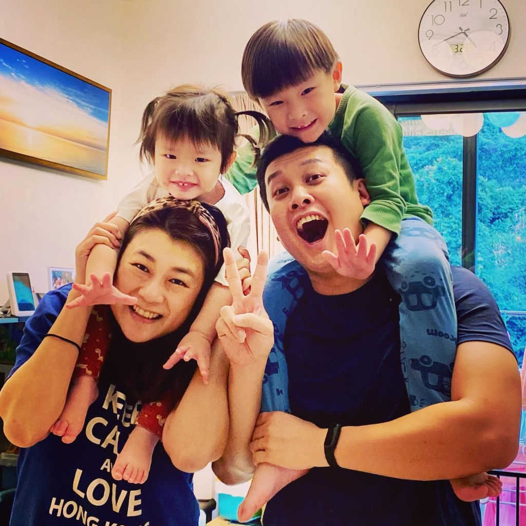 一蚊Joe游茛維與太太Clara於2014年結婚,組四口之家。 一蚊Joe游茛維與太太Clara於2014年結婚,組四口之家。