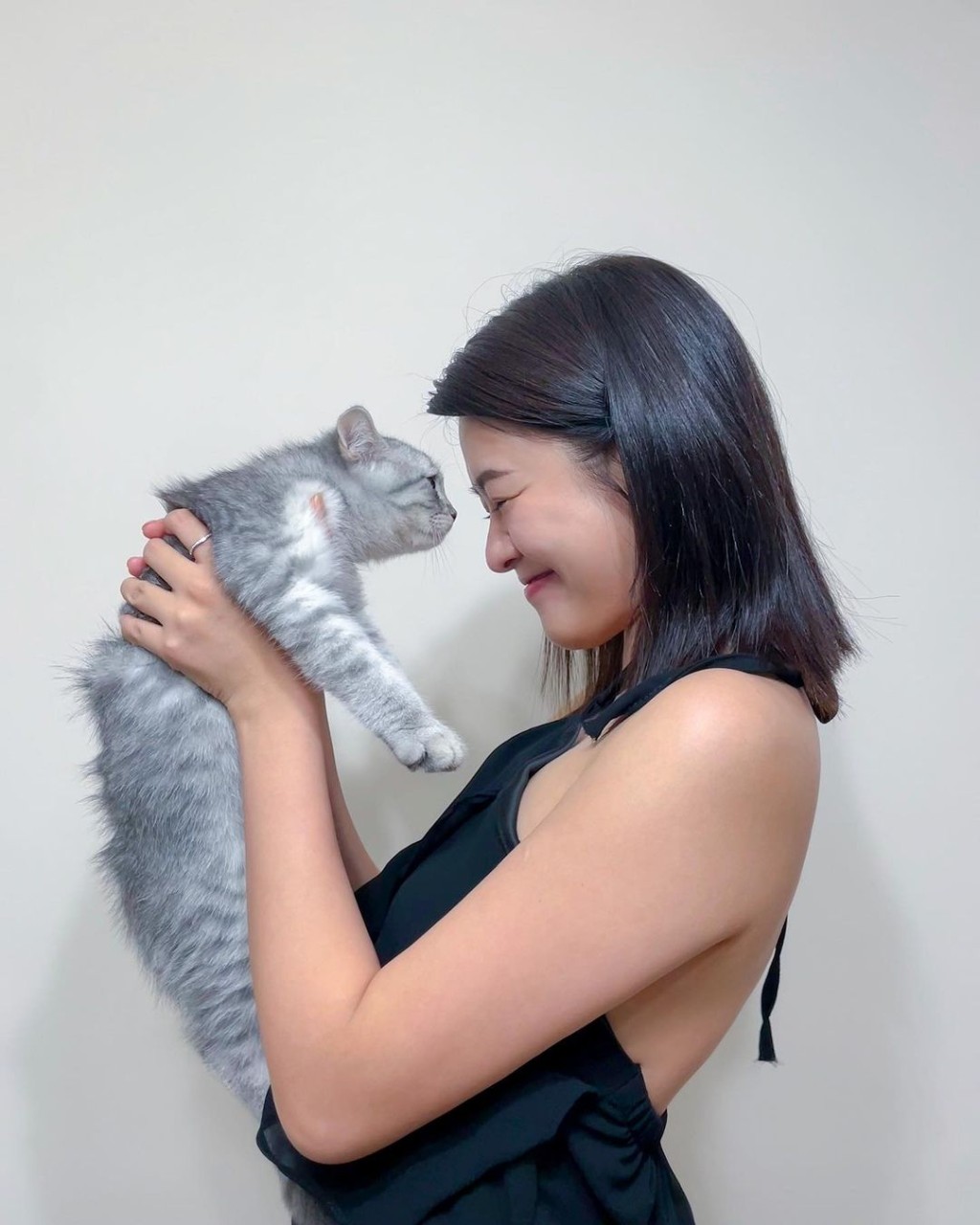 江嘉敏早前养了一只猫。