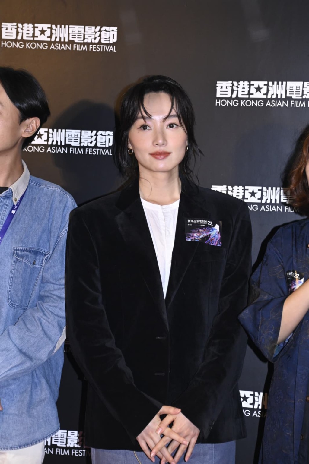 蔡思韵、劉俊謙呢排談心靠傾電話。 蔡思韵、劉俊謙呢排談心靠傾電話。