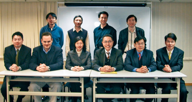 Alvin太太Pheona（前排左三）亦是特许金融分析师学会会员。