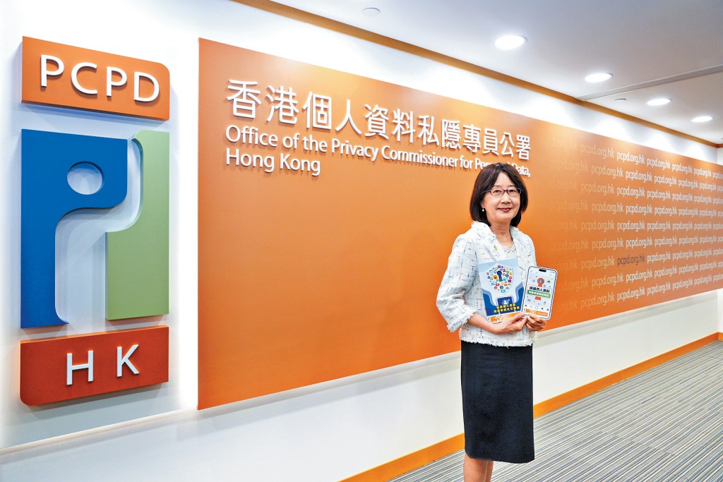 鍾麗玲表示，市民近月因為擔心個人資料被套取作詐騙用途的求助及查詢再度重燃。