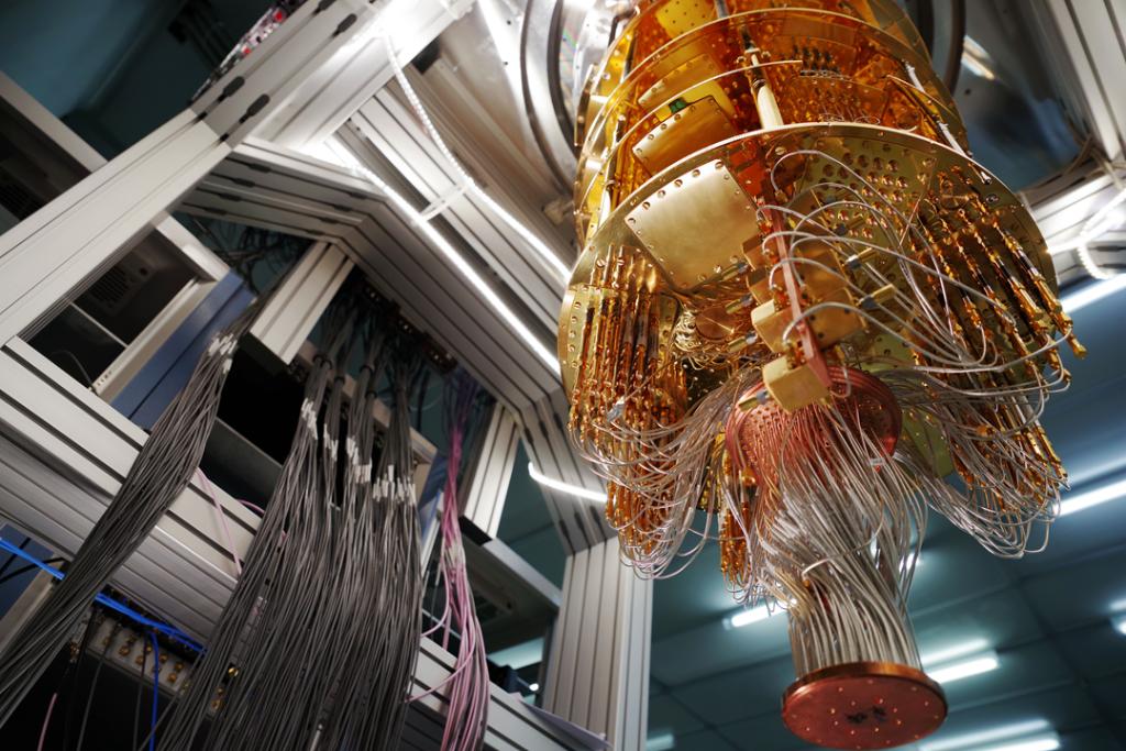 內地學者預料「十五五」將聚焦推動創新科技發展。圖為量子電腦內部。新華社 內地學者預料「十五五」將聚焦推動創新科技發展。圖為量子電腦內部。新華社