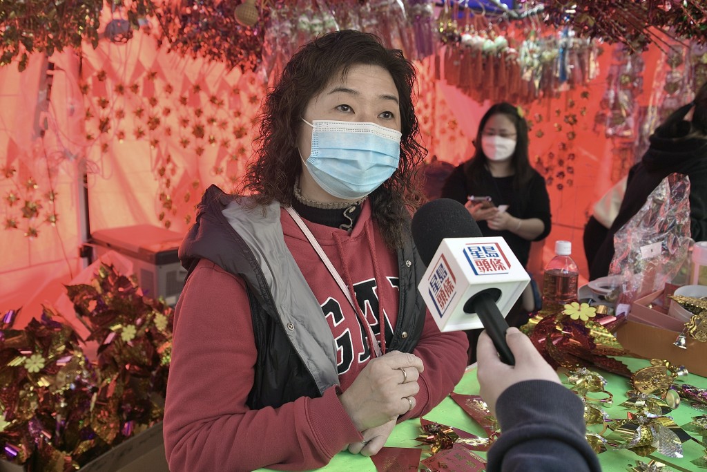 陳小姐認為特首來到市集可以帶旺攤檔生意。