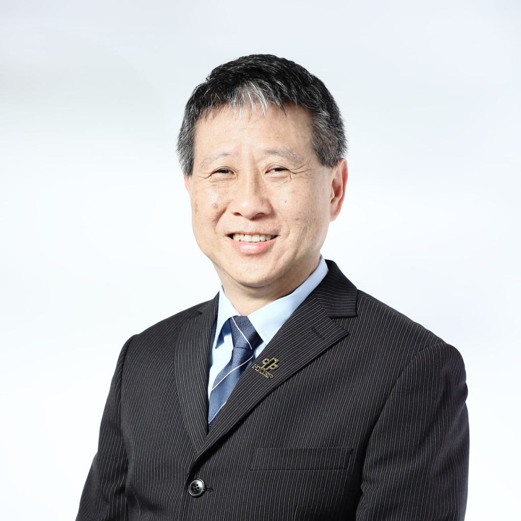 香港執業安全師學會會長李光昇表示，竹不易點燃，今次火勢蔓延成因是棚網沒有阻燃性，加上有發泡膠助燃。