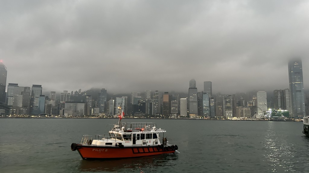 清明節天氣｜天文台指大致多雲 間中有驟雨及幾陣狂風雷暴 料本周後期日間炎熱。蔡楚輝攝