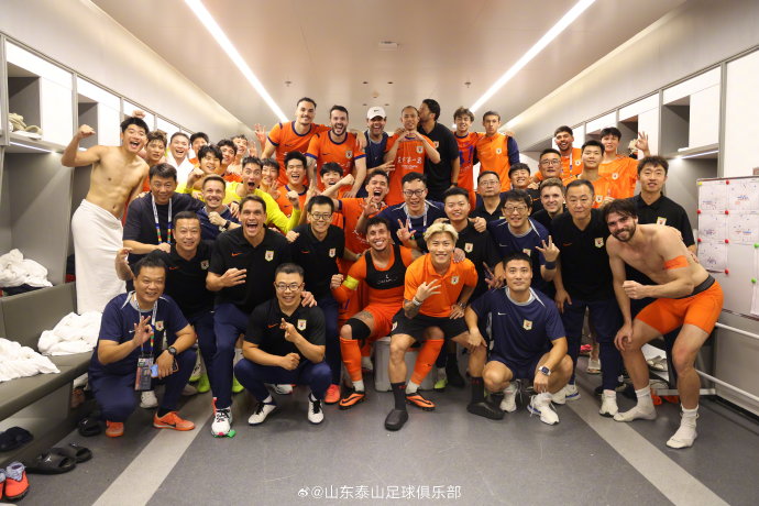 山東泰山作客上海申花反勝3:2。山東泰山圖片 山東泰山作客上海申花反勝3:2。山東泰山圖片