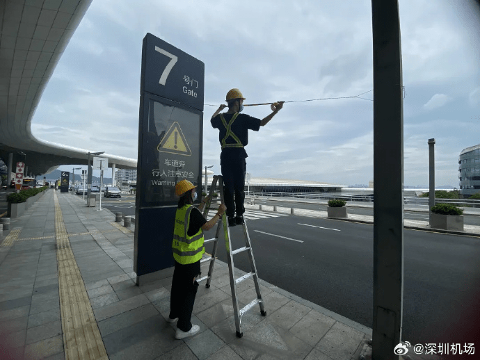 超强台风苏拉正在靠近，深圳机场各单位正在抢时间赶在台风登陆前做好各项防御措施。