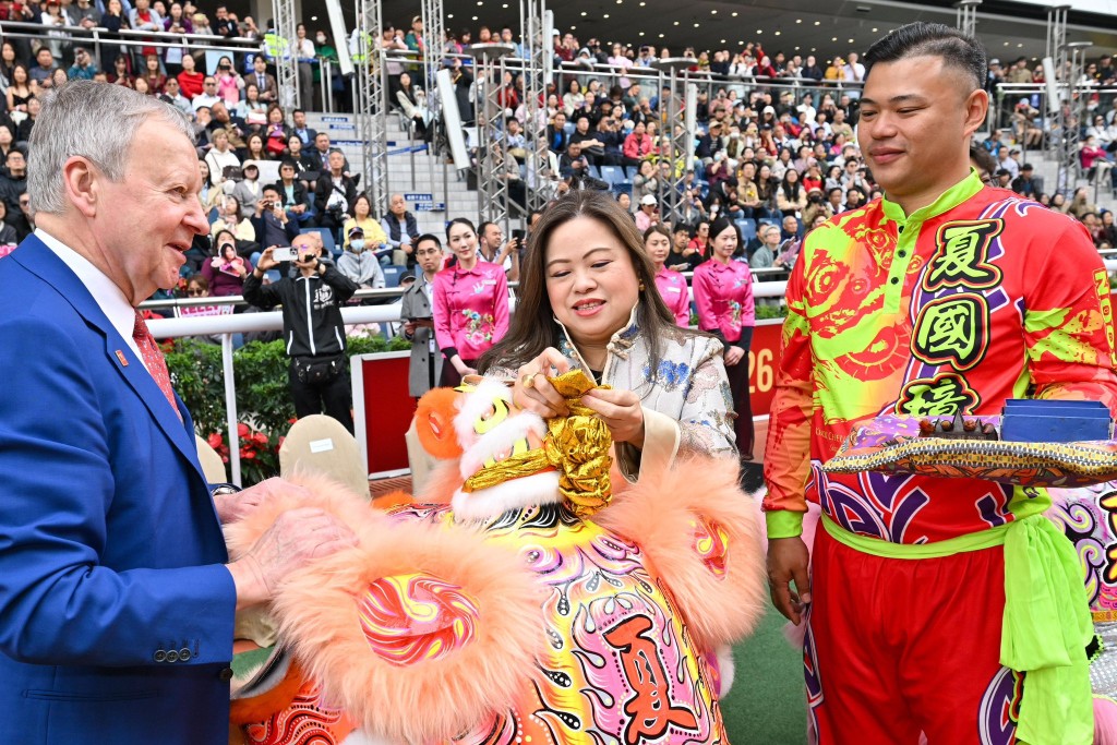 羅淑佩稱沙田馬場氣氛非常熱鬧。羅淑佩FB