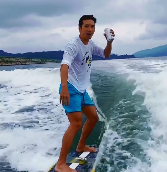 Kenny好鍾意滑水。