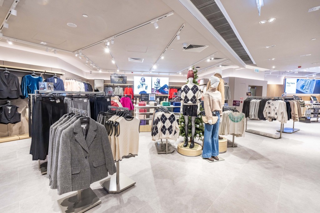 服裝﹑家品及美容護理產品​，3件或以上85折。   (資料圖片)