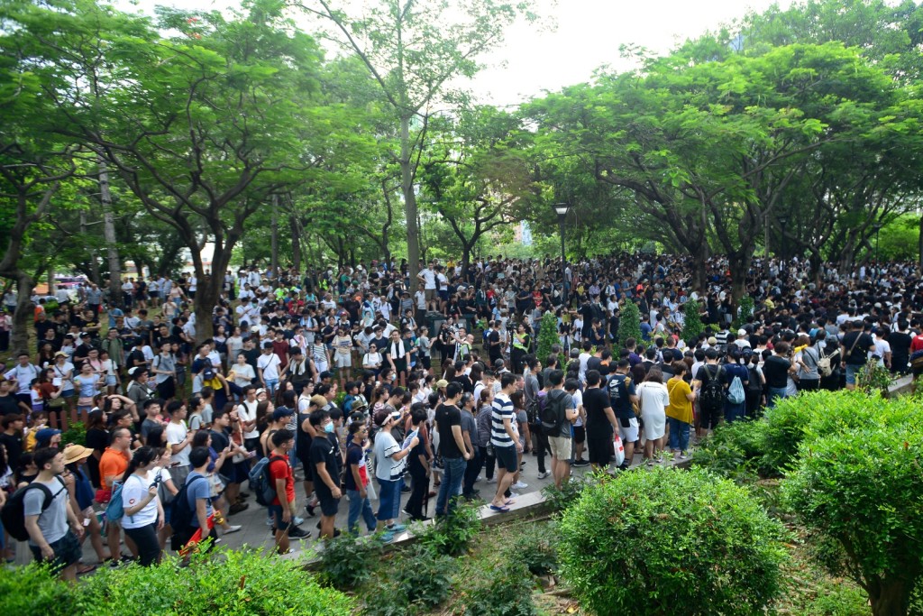 「光复屯门公园」游行，最后演变成警民冲突。（资料图片）