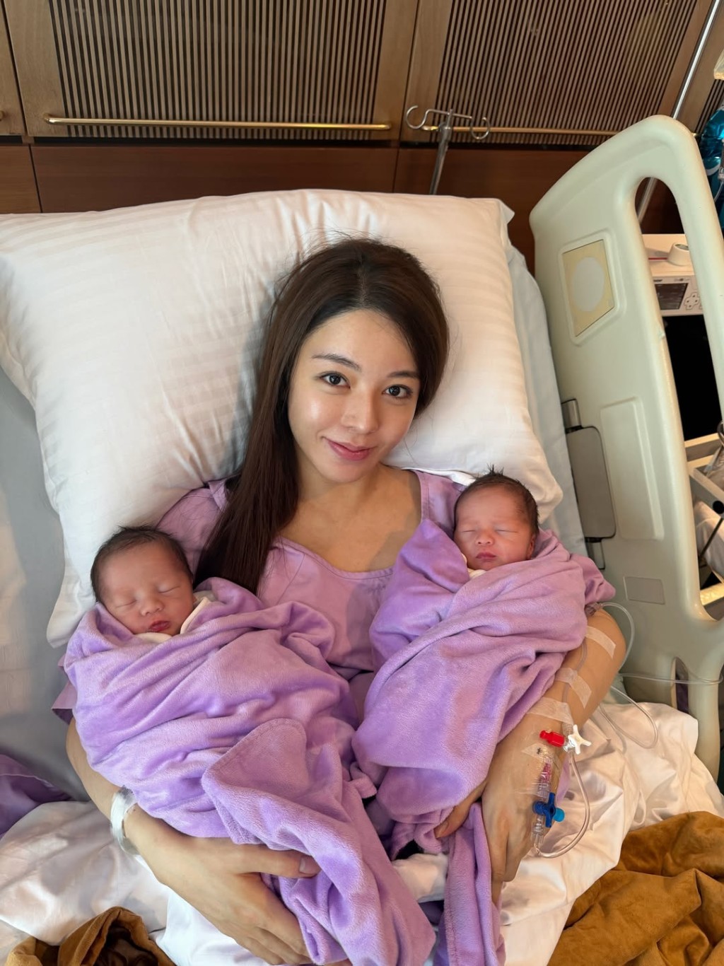譚嘉儀今日（15日）宣布誕下雙胞胎，可喜可賀，網民驚訝她產後零走樣。