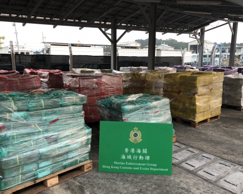 海關檢獲約20萬公斤懷疑走私凍肉,估計市值約570萬元。政府新聞處圖片