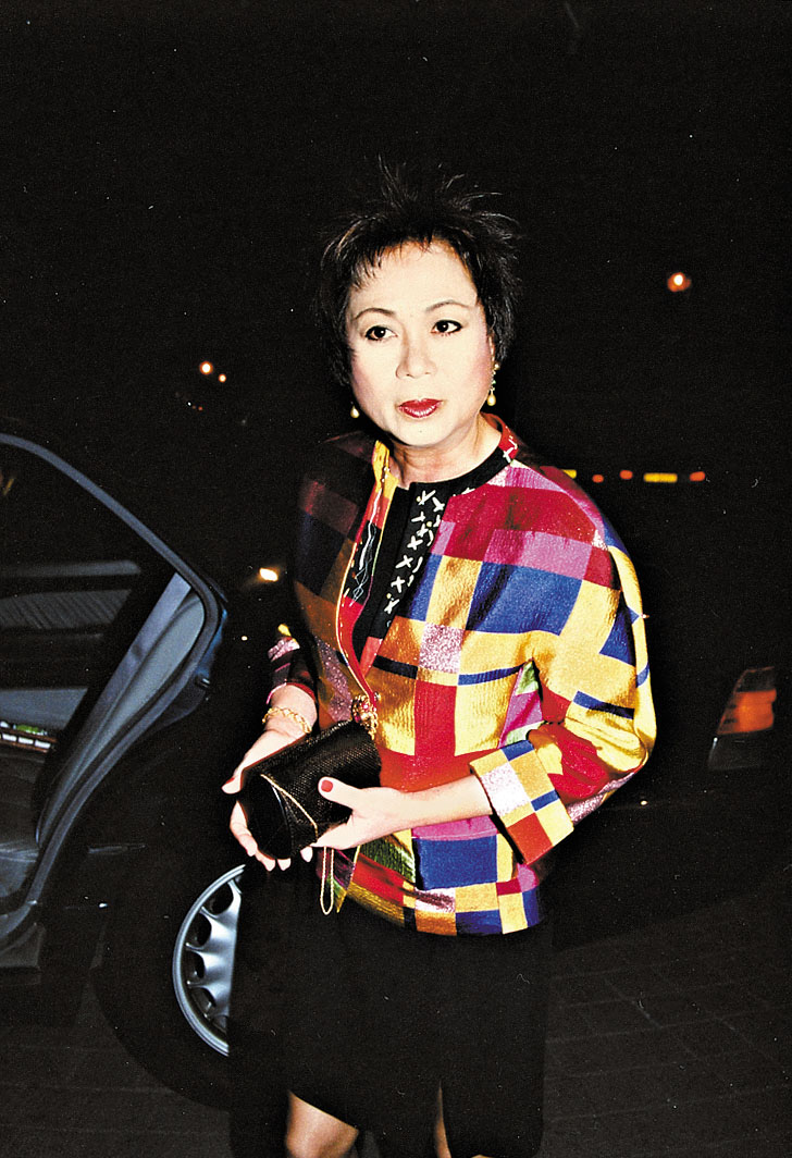 陳儀馨80年代與大馬富商楊肅斌拍拖一年結婚。