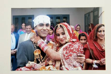 喬寶寶與印度籍太太Gurinder Kaur Gill於1990年結婚，去年他接受港台節目《舊日的足跡》訪問時，自爆二人當年是盲婚啞嫁。（《東周刊》圖片）