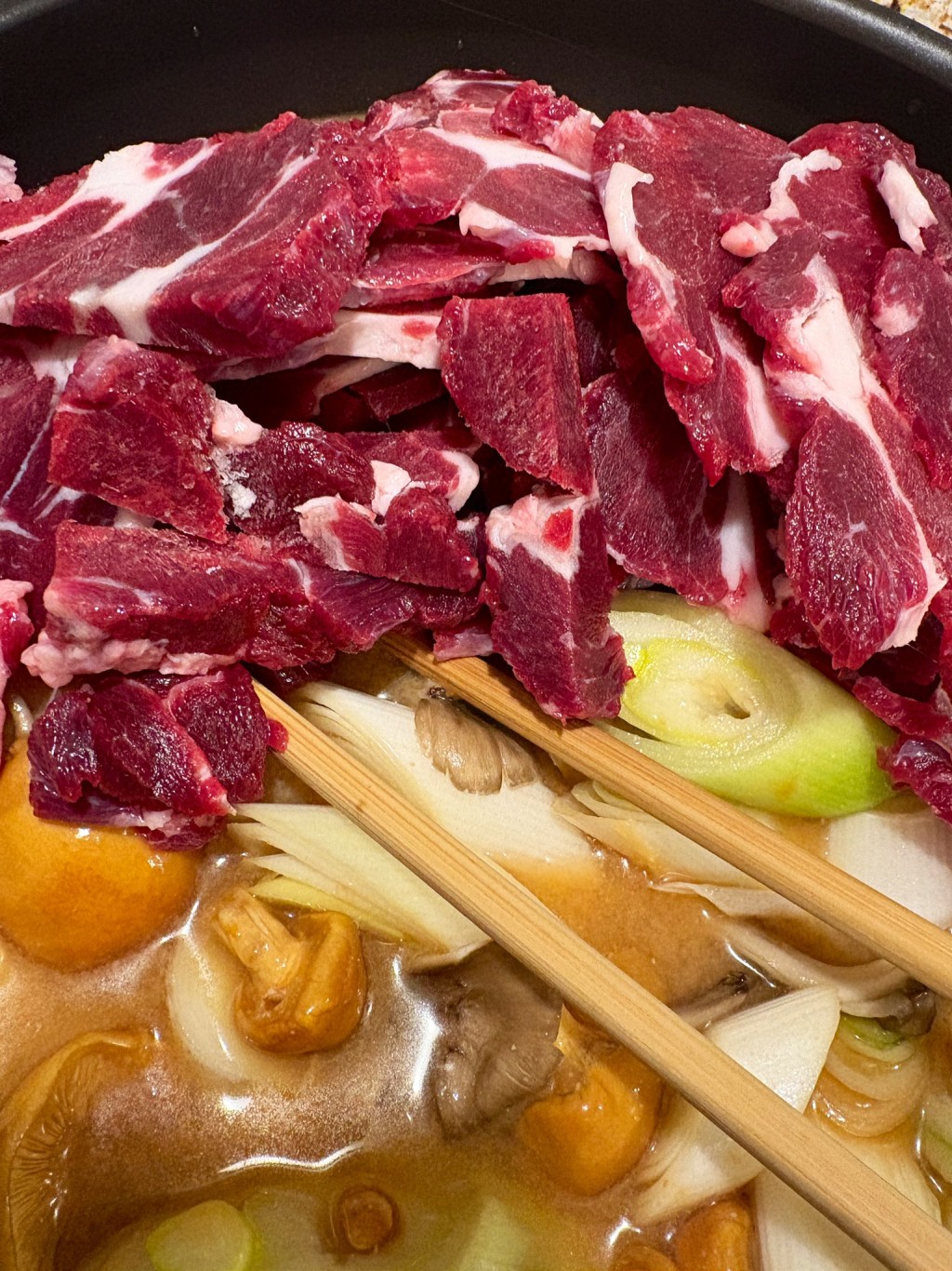 熊肉料理大受食客歡迎。X@muhedoruri 熊肉料理大受食客歡迎。X@muhedoruri