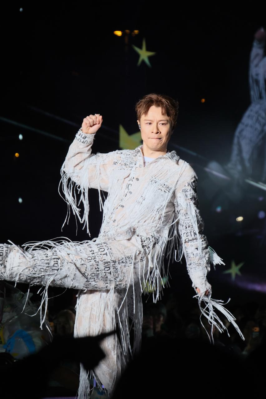 唱孫燕姿的《克卜勒》前，On笑稱之前唱完後有人寫了「吉卜力」，他指《吉卜力》是馮允謙的歌曲，「佢下星期都會喺度開騷。」 