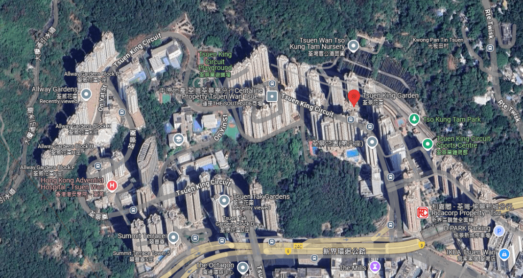 荃景圍大部分私人屋苑近山而建,環境幽靜,不過位置上較偏離港鐵荃灣站,需依靠巴士及小巴接駁至港鐵站,故樓價一直相對低水。 荃景圍大部分私人屋苑近山而建,環境幽靜,不過位置上較偏離港鐵荃灣站,需依靠巴士及小巴接駁至港鐵站,故樓價一直相對低水。