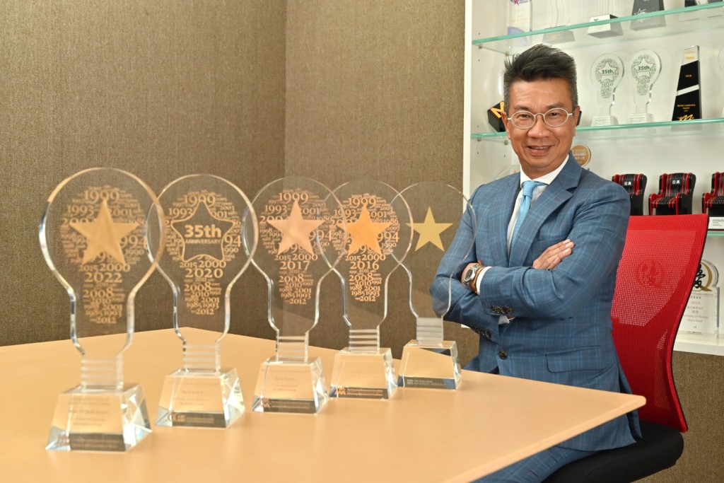 CSL今年更贏得「HKMA傑出市場策劃獎」金獎，亦是CSL第五度獲得這個被譽為市場推廣界「奧斯卡」的殊榮。