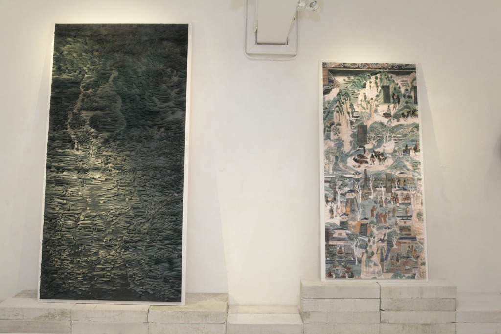 張曉棟最近在香港開辦的個展《湧》中，首度公開展覽4幅嶄新作品。