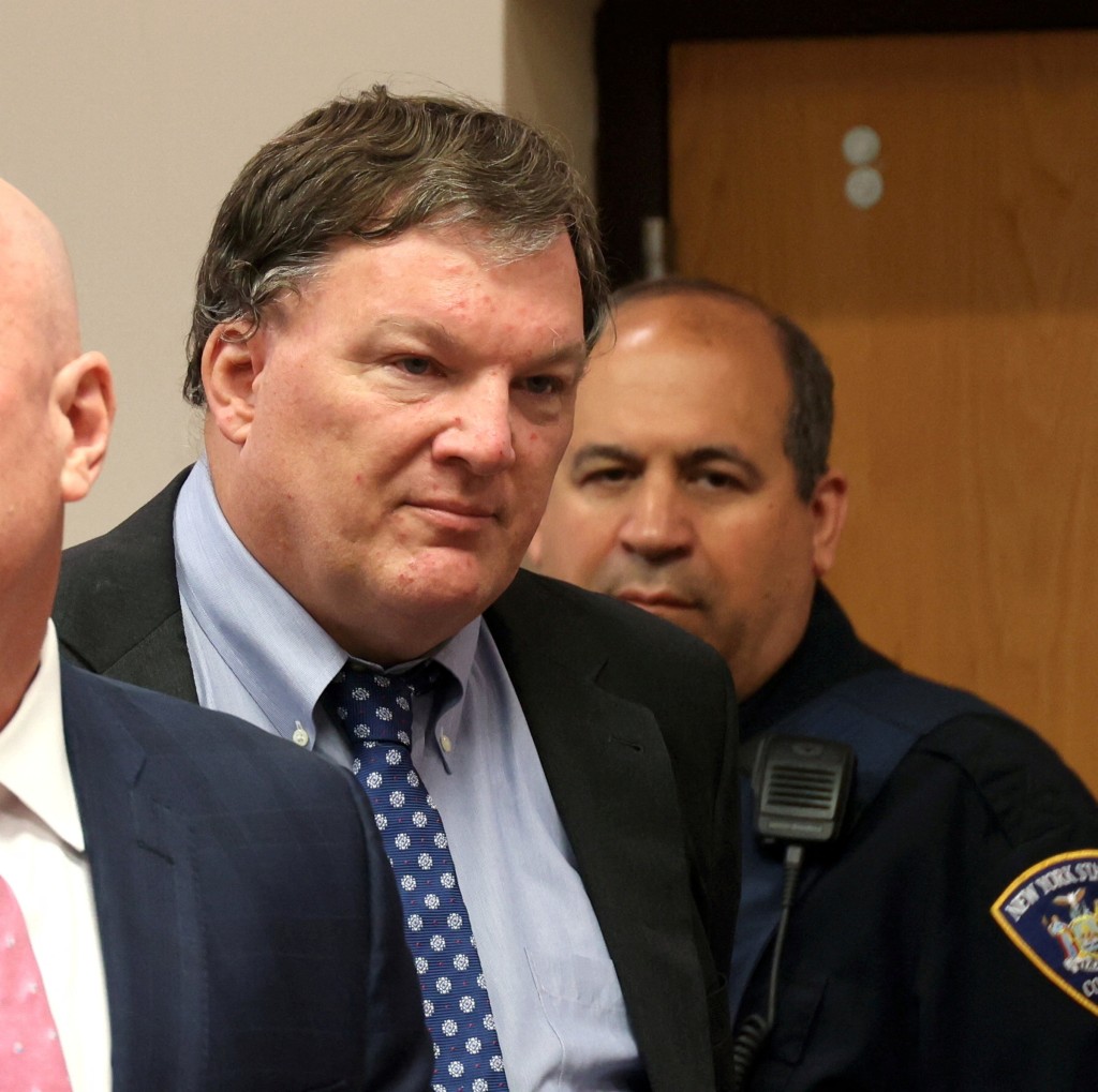 美國長島吉爾戈海灘連環殺人案疑犯霍伊爾曼（Rex Heuermann）6日出庭，被加控2項謀殺罪。 路透社