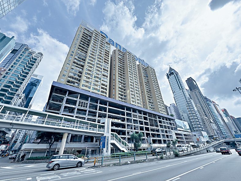 灣仔伊利莎伯大廈A座低層3室海景戶，以1080萬易手，呎價15473元。