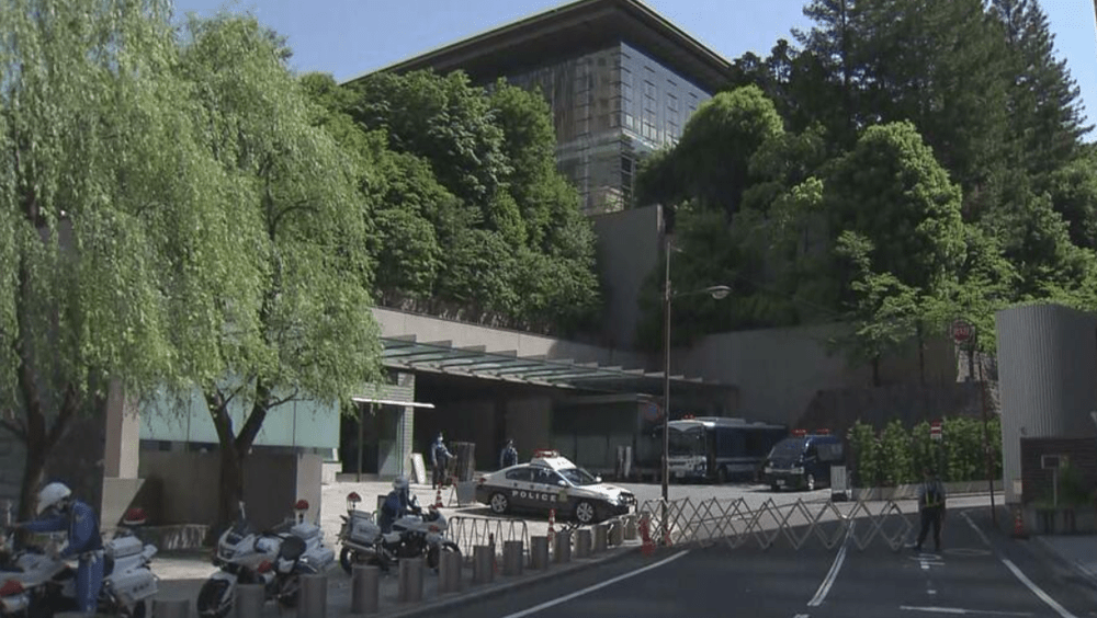 日本25歲防暴警察疑在總理官邸洗手間持手槍自殺，確認死亡。