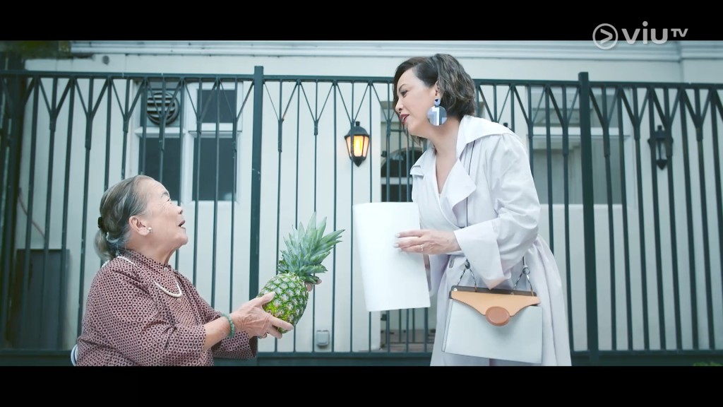 2019年曾客串ViuTV劇《婚外情》,與鄧萃雯有對手戲。 2019年曾客串ViuTV劇《婚外情》,與鄧萃雯有對手戲。