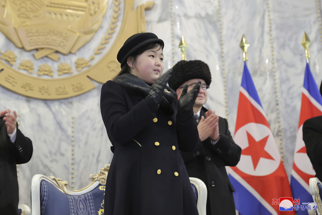 朝中社形容金主愛是金正恩心愛的女兒。