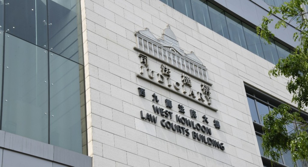 涉嫌於周一凌晨在旺角持刀打劫20歲男子,今天在西九龍法院提堂。資料圖片