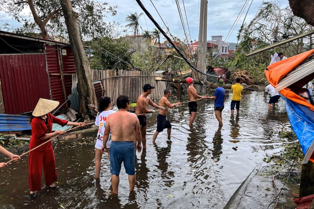 台风摩羯在越南广泛地区造成严重破坏。路透社