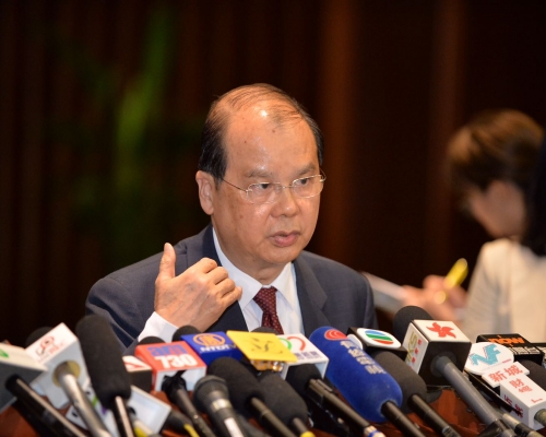 張建宗期望議員實事求是，處理政府提交財委會的項目。