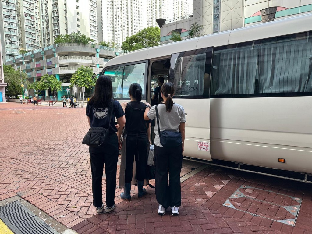 入境處拘捕6名懷疑非法勞工及5名涉嫌聘用非法勞工的僱主。