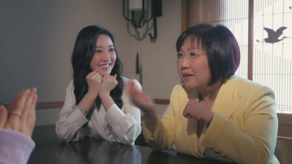  麥玲玲與何依婷、何沛珈及林凱恩玩轉上海。