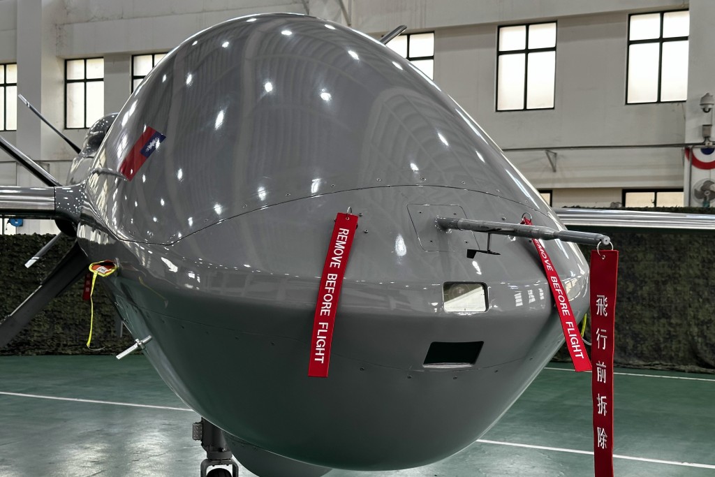 騰雲大型無人機具偵察和打擊雙功能。