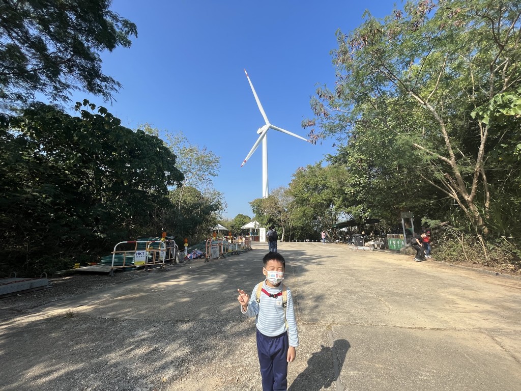 島上的大風車是一大打卡景點。