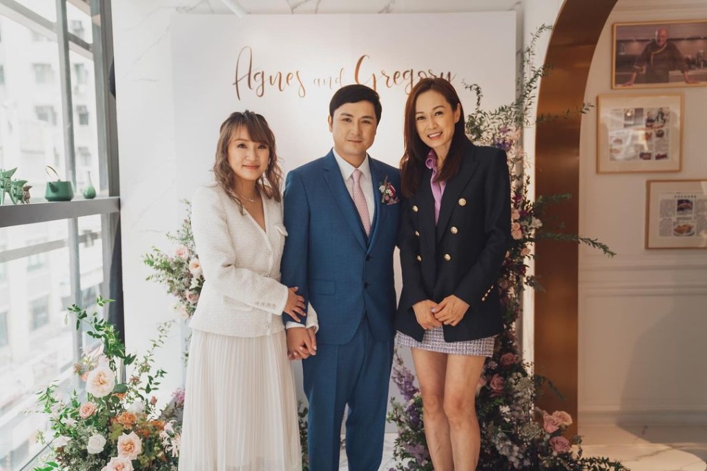 姚莹莹日前出席李泳豪结婚注册仪式，罕有著超短裙晒美腿。