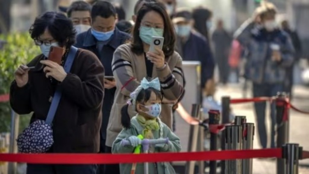 预计浙江省疫情在本月底将降至较低的流行水平。美联社
