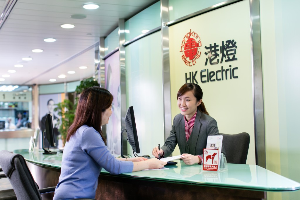 港灯日前宣布来年加价7%，远远超过通胀，其股价昨日逆市跌近1%。资料图片