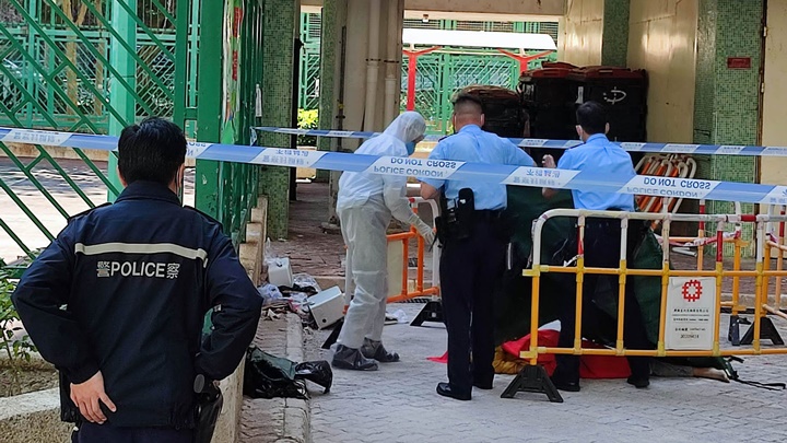 一男子疑在耀東邨墮樓身亡。