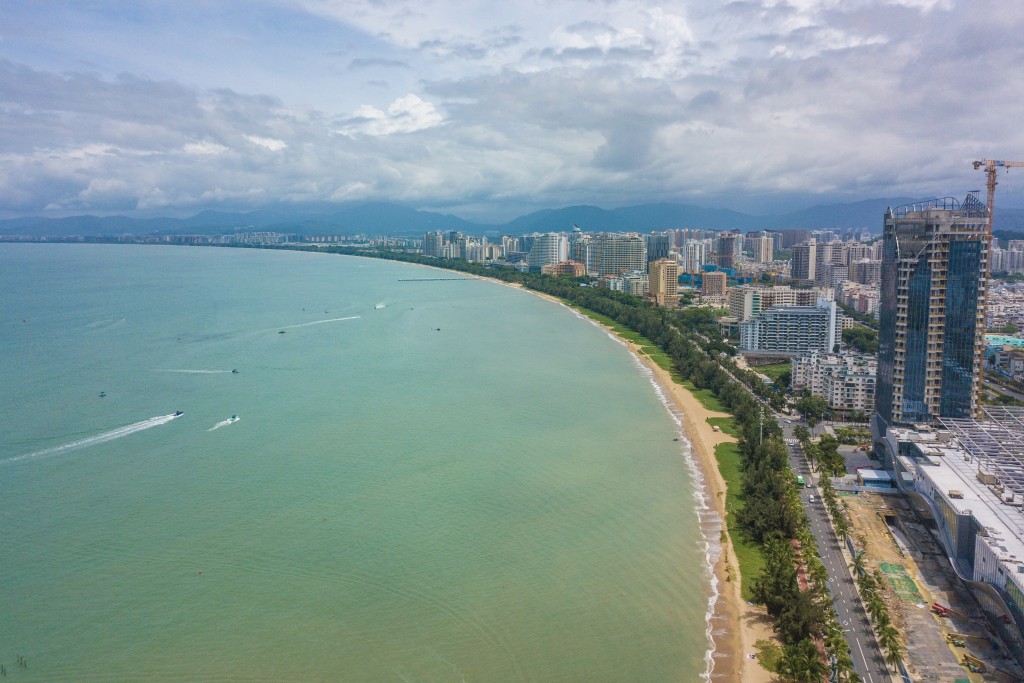 政府欢迎国家移民管理局推出港澳赴海南外国旅行团免签证144小时政策。新华社资料图片