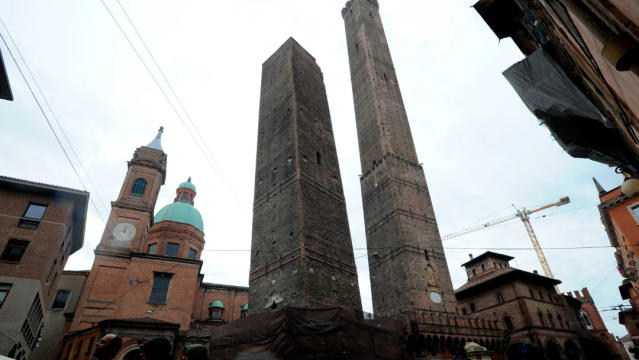 意大利古城博洛尼亞市有兩座方形的高塔。