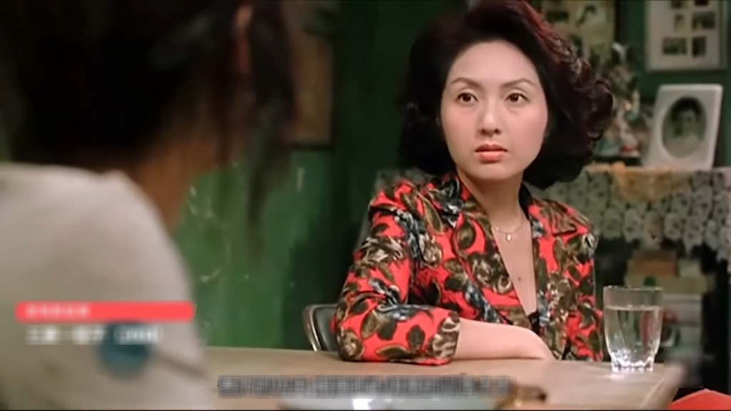 艾菁菁（杨千嬅 饰）后来得知自己一直在吃“胚胎饺子”，为保青春不惜克服恐惧继续吃。