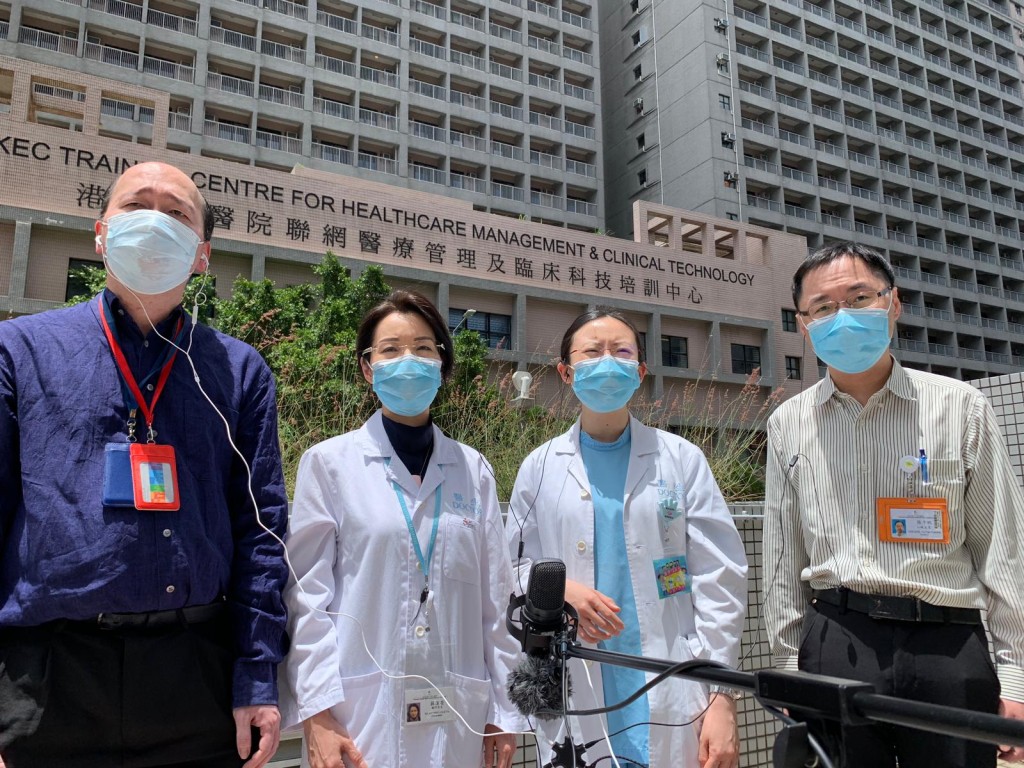 莫華倫康與醫護隔空合唱《獅子山下》。港台圖片