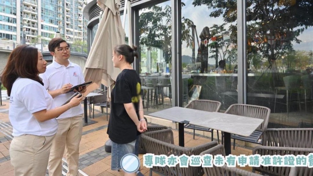 食環署正開始巡查沒有獲得批准但有機會狗主會到訪的餐廳，今日( 11日 )已巡查了208間上述餐廳，期間共發出2個口頭警告。食環署fb