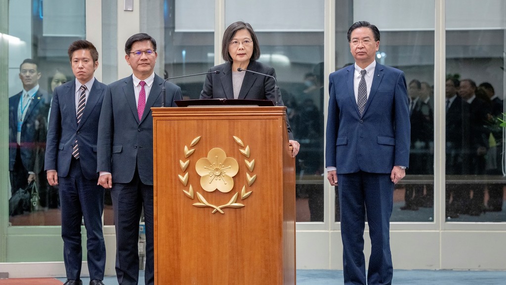 蔡英文昨(7日)晚上返抵台灣。美聯社
