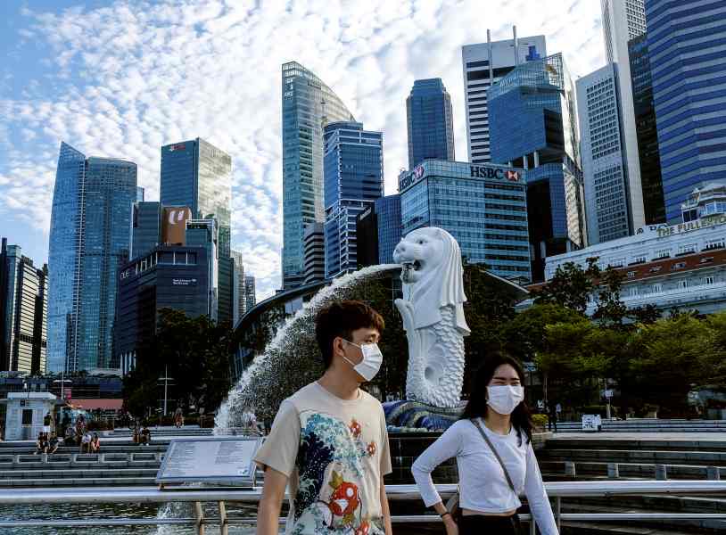 2月，新加坡境內感染源不明病例增加，政府隨即通過追蹤接觸者，有效控制了病毒擴散，3月份多人外遊返星，社區有多宗源頭不明個案，新坡加再推Trace Together 流動App。