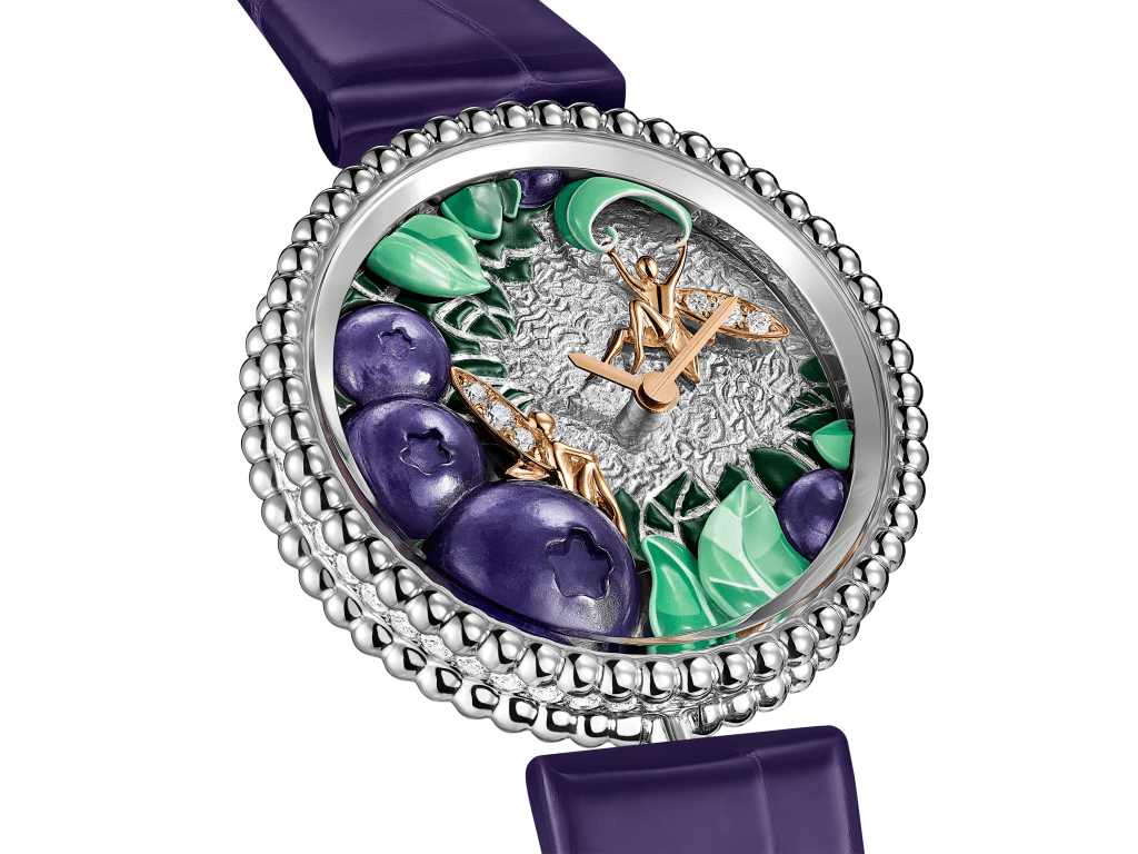 Van Cleef & Arpels Perlée Extraordinaire Fruits Enchantés Myrtille，錶殼：30mm白金/ 機芯：石英/ 售價：待詢。