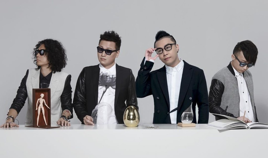 相隔4年，ZolarWind2.0換上新主唱阿冠（右二）再出歌。