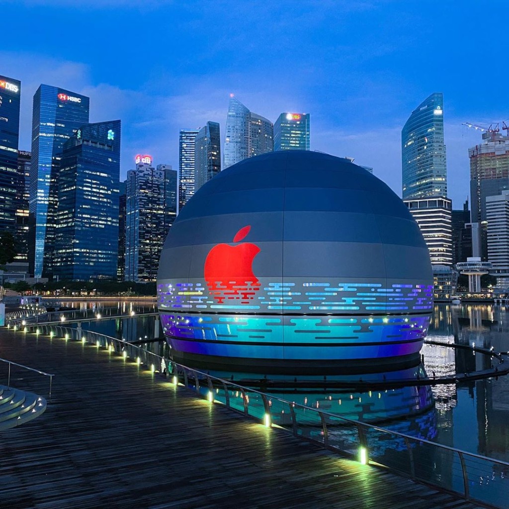 蘋果將於新加坡濱海灣金沙酒店一帶開設分店，建築物外型獨特。網圖